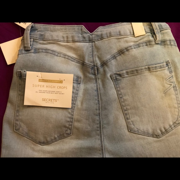 New Pair of Secrets Jeans - Light Wash High Crop - Picture 3 of 6